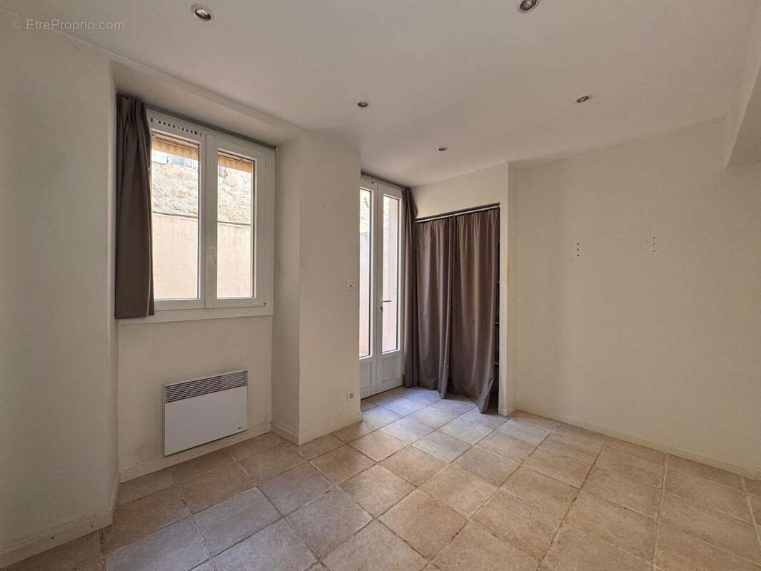 Appartement à VILLENEUVE-LES-AVIGNON