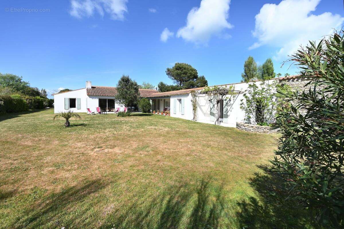 Maison à LES PORTES-EN-RE