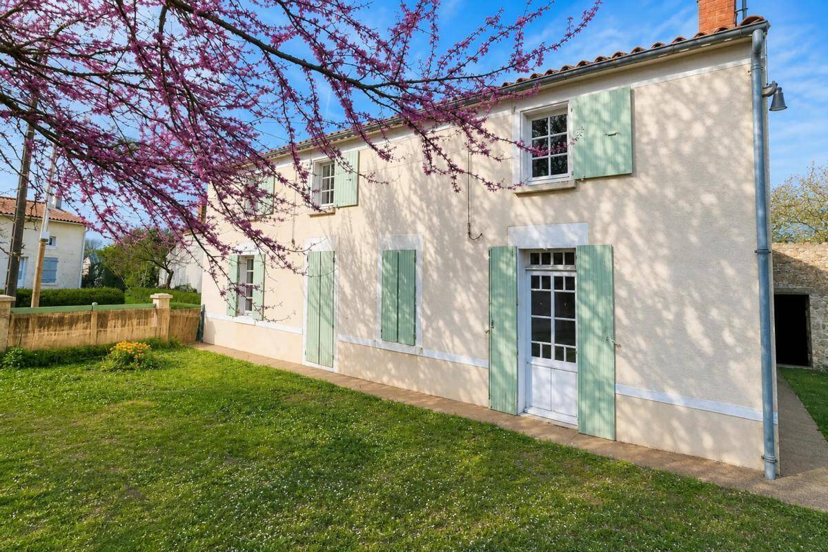 Maison à LA CAILLERE-SAINT-HILAIRE