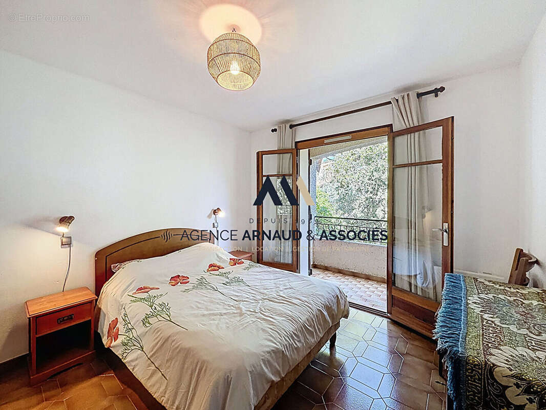 Appartement à SAINT-CYR-SUR-MER