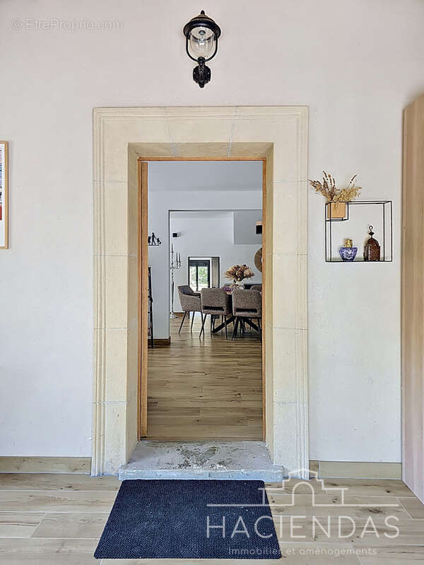 Maison à MEYRARGUES