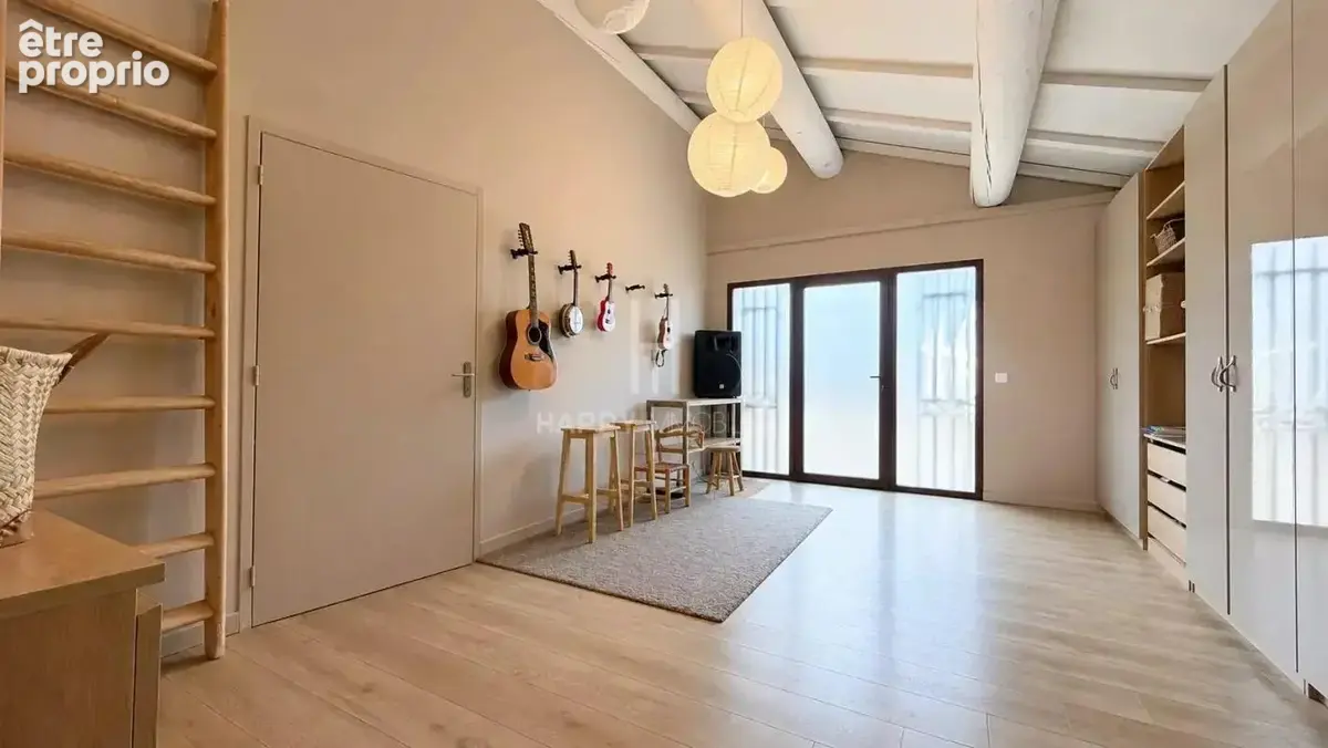 A FONTVIEILLE, en collines, Maison avec 5 chambres et piscine - photo 9