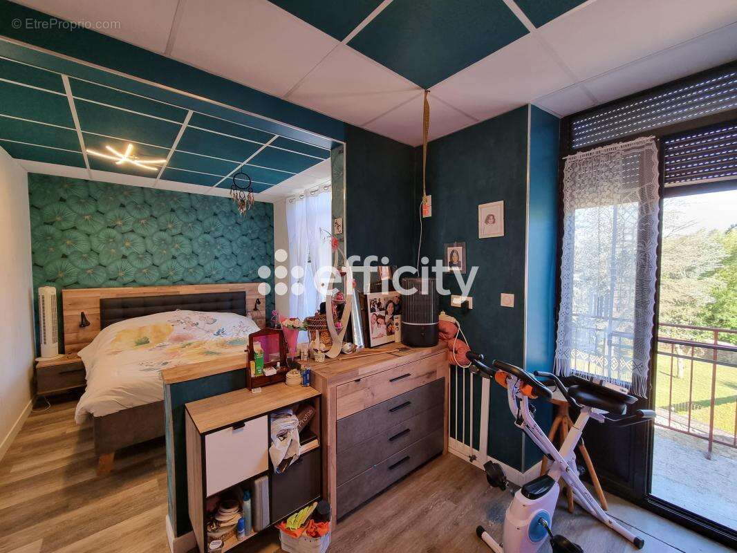 Maison à LE MALZIEU-VILLE