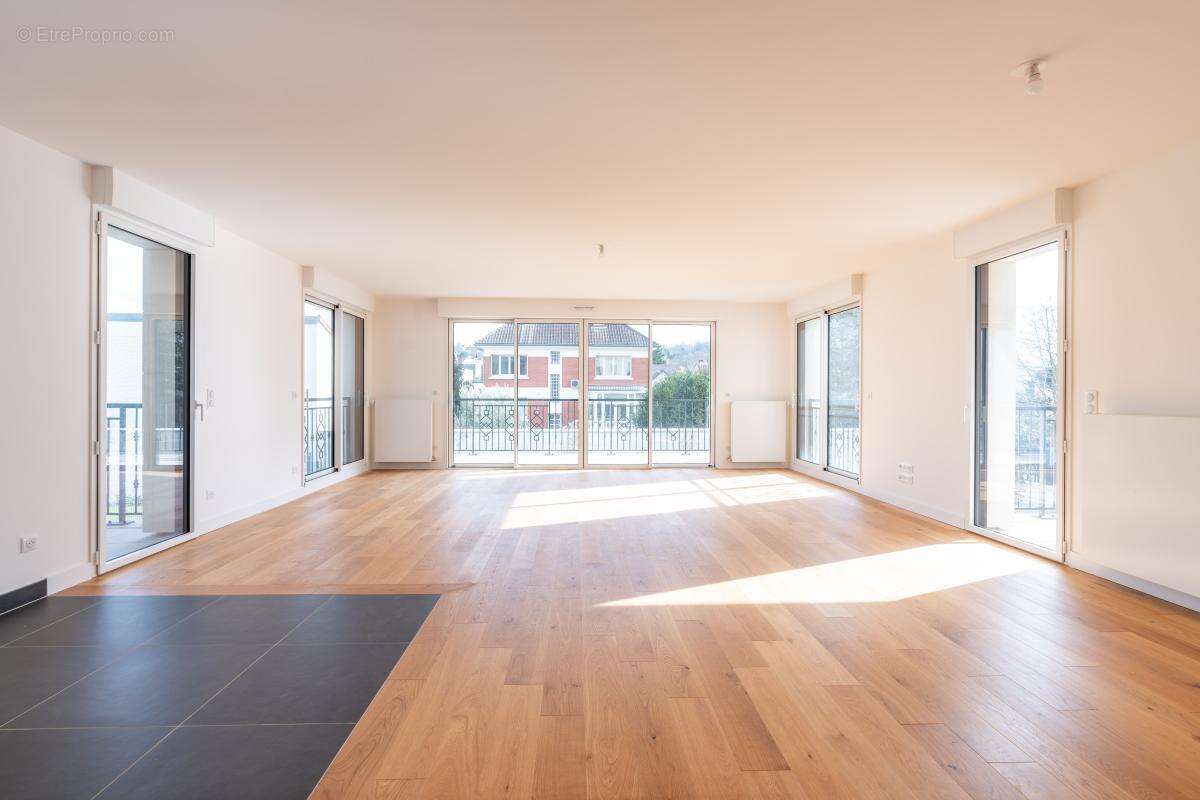 Appartement à SAINT-MAUR-DES-FOSSES