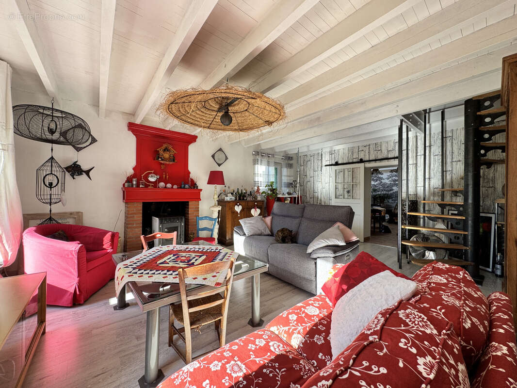 Maison à BARBEZIEUX-SAINT-HILAIRE