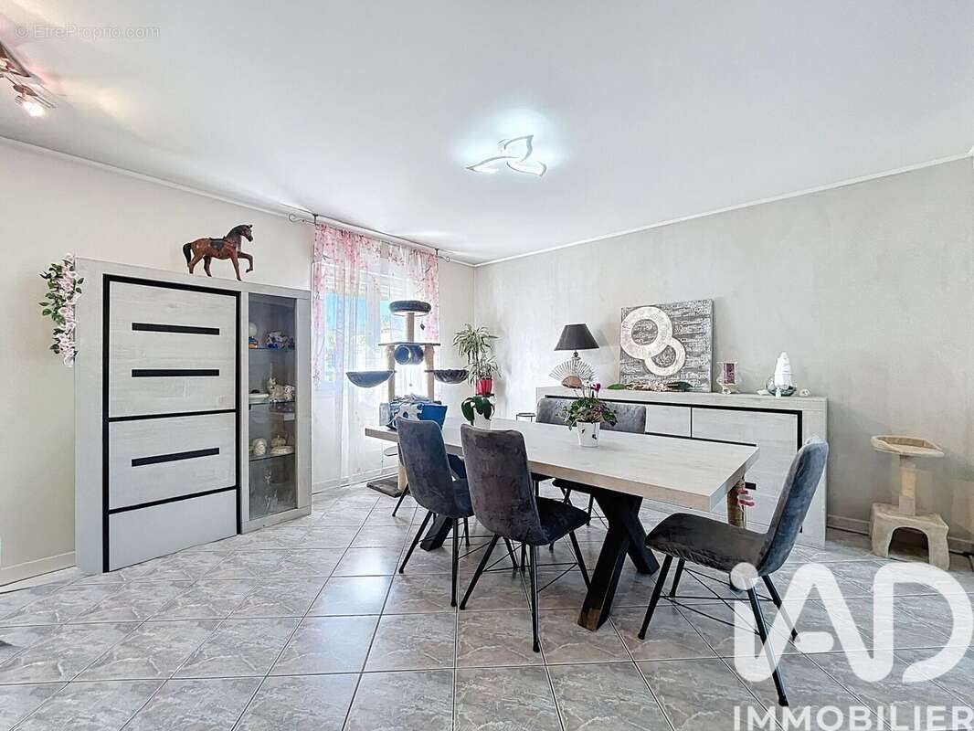 Photo 2 - Maison à ROMBAS