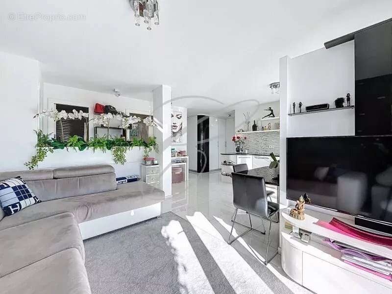 Appartement à ROQUEBRUNE-CAP-MARTIN