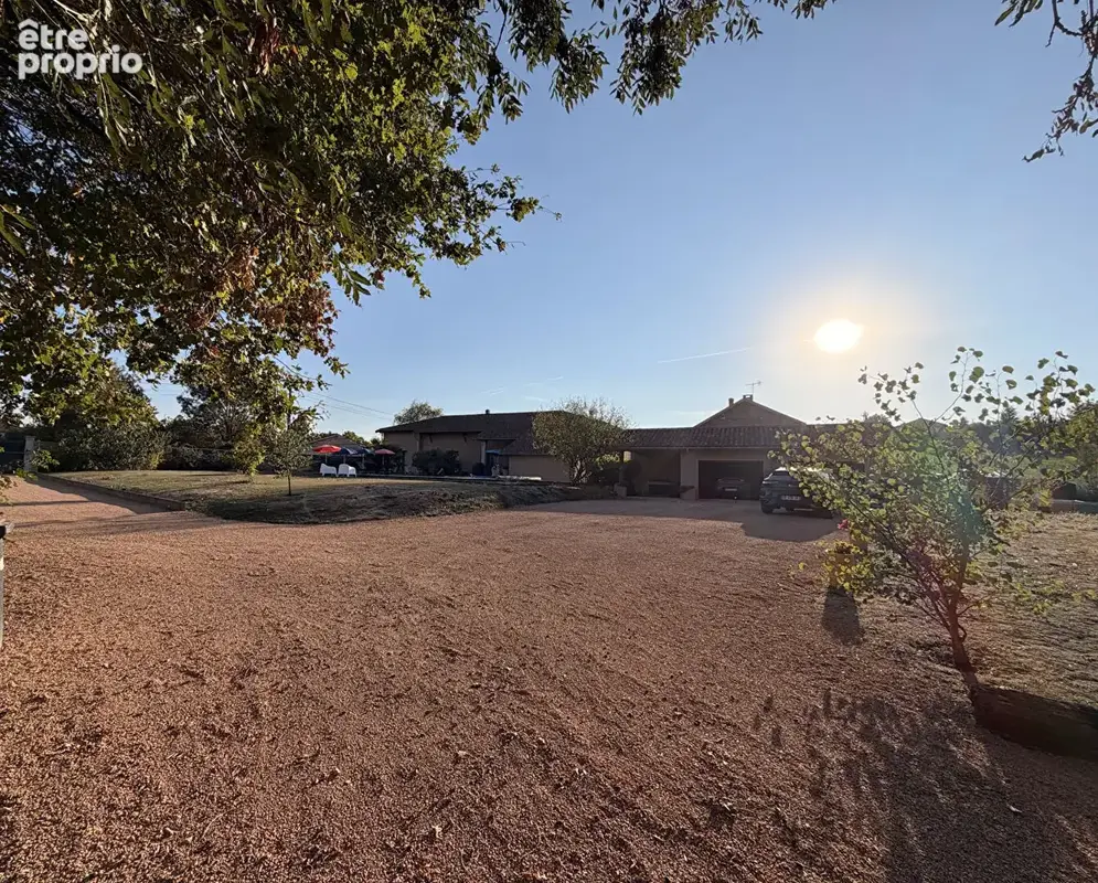 Maison familiale, 5 chambres (possibilité 7) double garages sur 5800 m² de terrain - photo 16