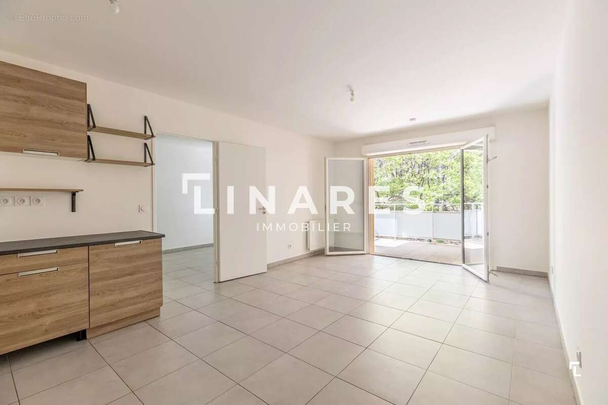 Appartement à ROUSSET