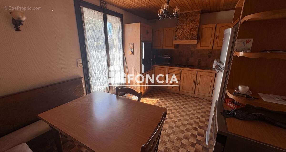 À VENDRE – Pavillon F6 de 90 m² avec sous-sol total et terrain de 421 m² - photo 6