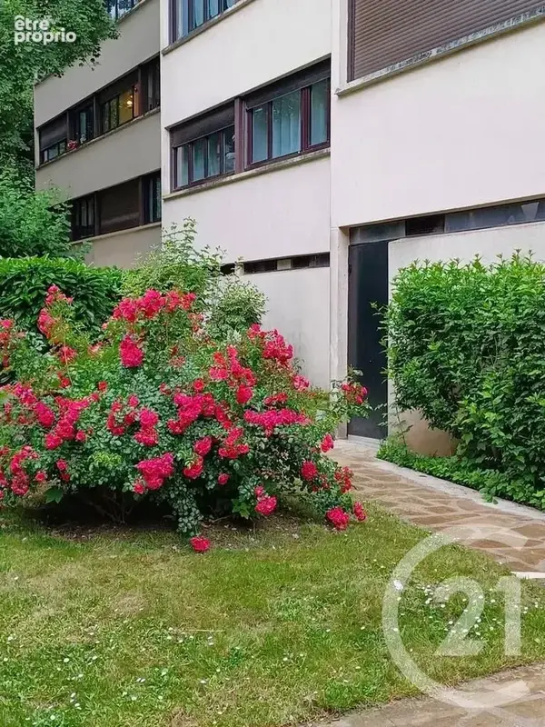 Appartement à VAUX-LE-PENIL