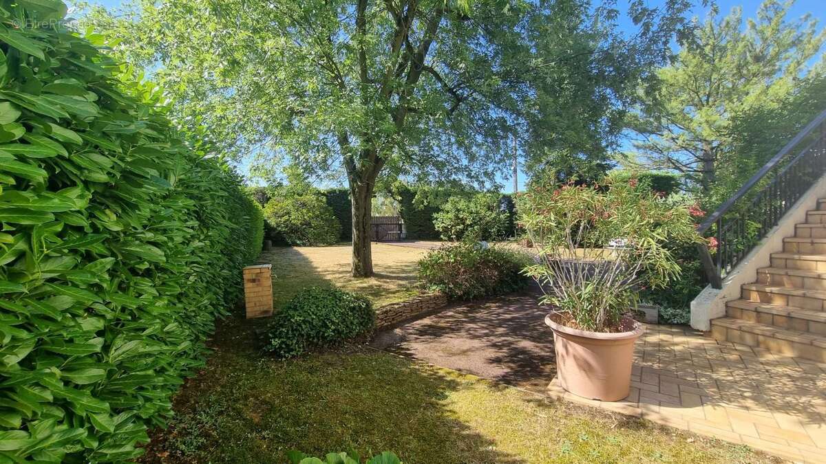 Maison à FONTAINES-SUR-SAONE