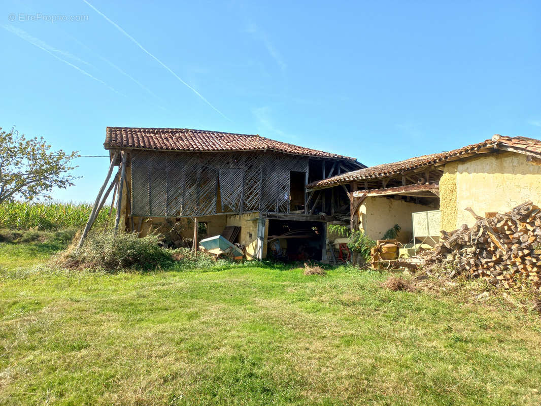 Terrain à TRIE-SUR-BAISE