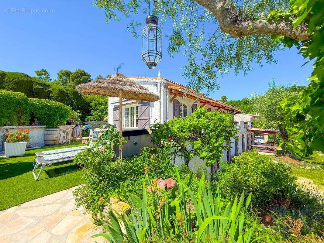 Maison à LA GAUDE