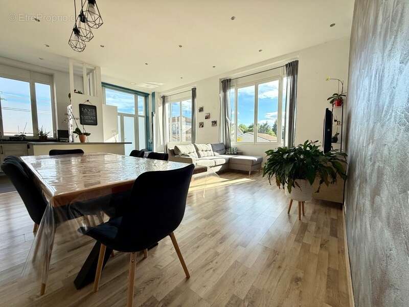 Maison à vendre 4 pièces LE CHAMBON FEUGEROLLES (42) La Cotatay - photo 2