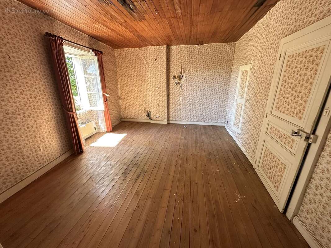 Maison bourgeoise, 300 m² de dépendances, gros potentiel, 485 m² couvert - photo 14