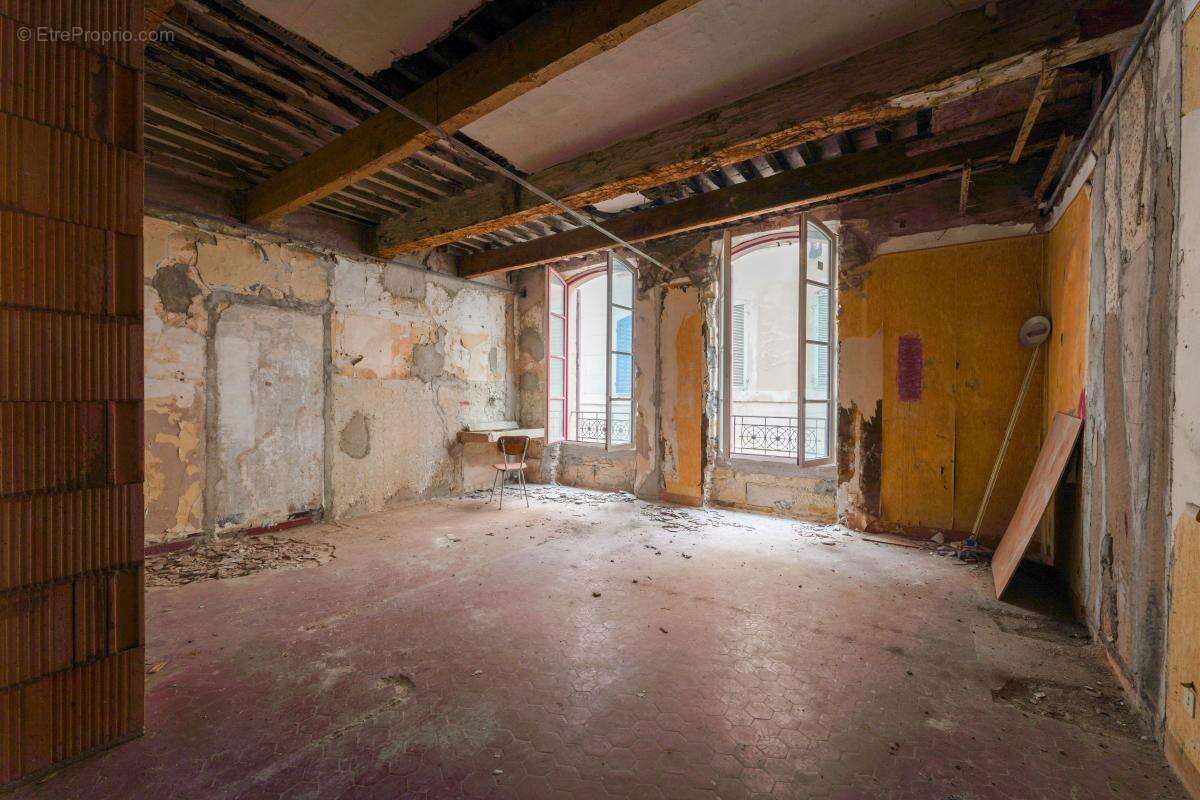 Appartement à MARSEILLE-2E