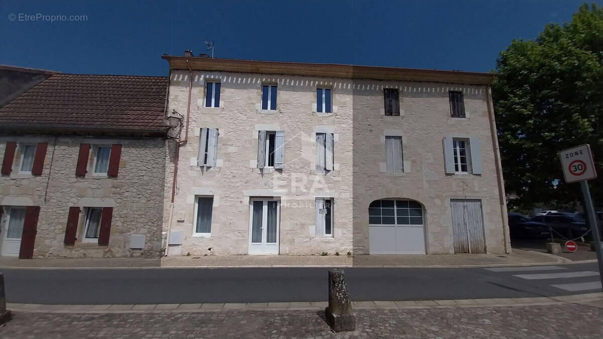 Maison à VELINES