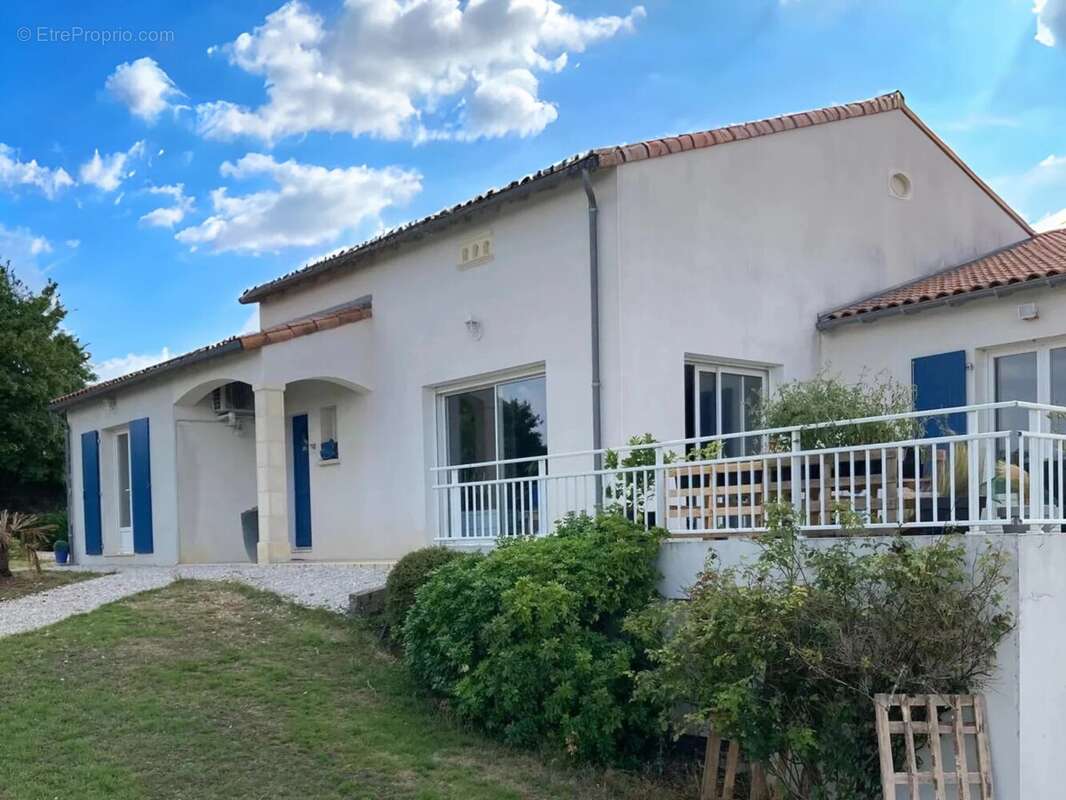 Maison à RUFFEC