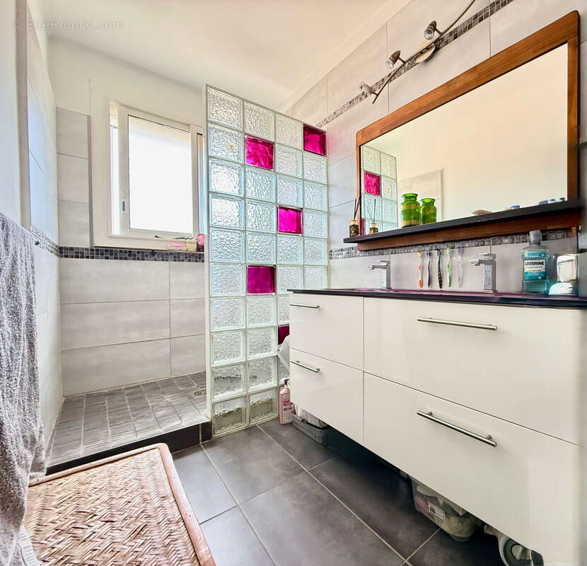 Appartement à SIX-FOURS-LES-PLAGES