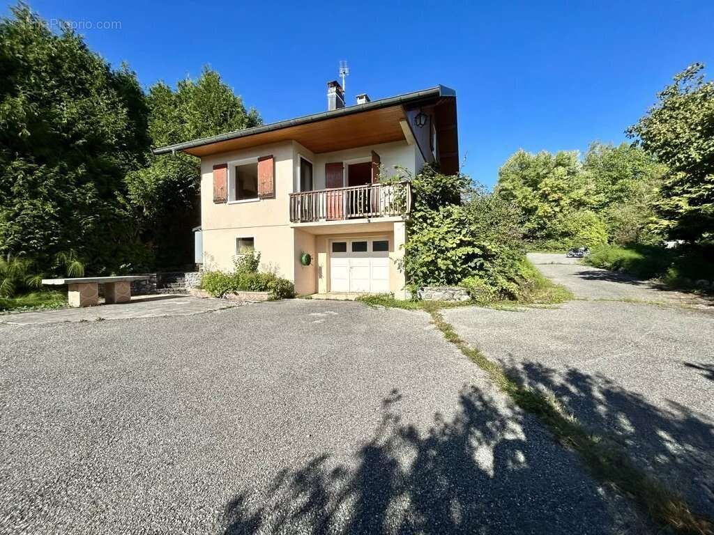 Appartement à GROISY