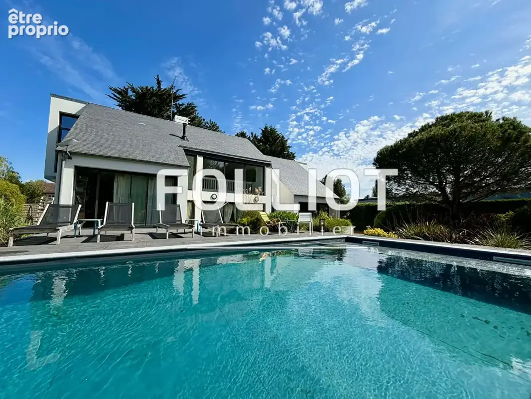 Maison de grand standing à vendre à Bréville-sur-Mer - 7 pièces, 224 m² avec Piscine - photo 2