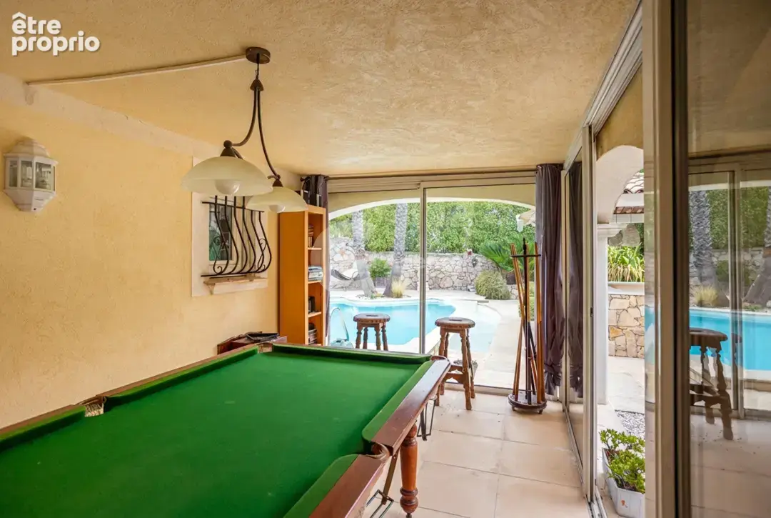 Superbe propriété indépendante de 205 m2 avec piscine sur un terrain de 3200 m2 - photo 27