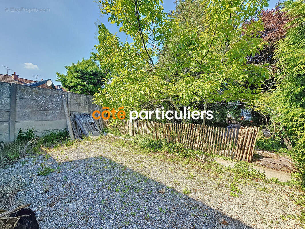 Commerce à LA CHAPELLE-D&#039;ARMENTIERES