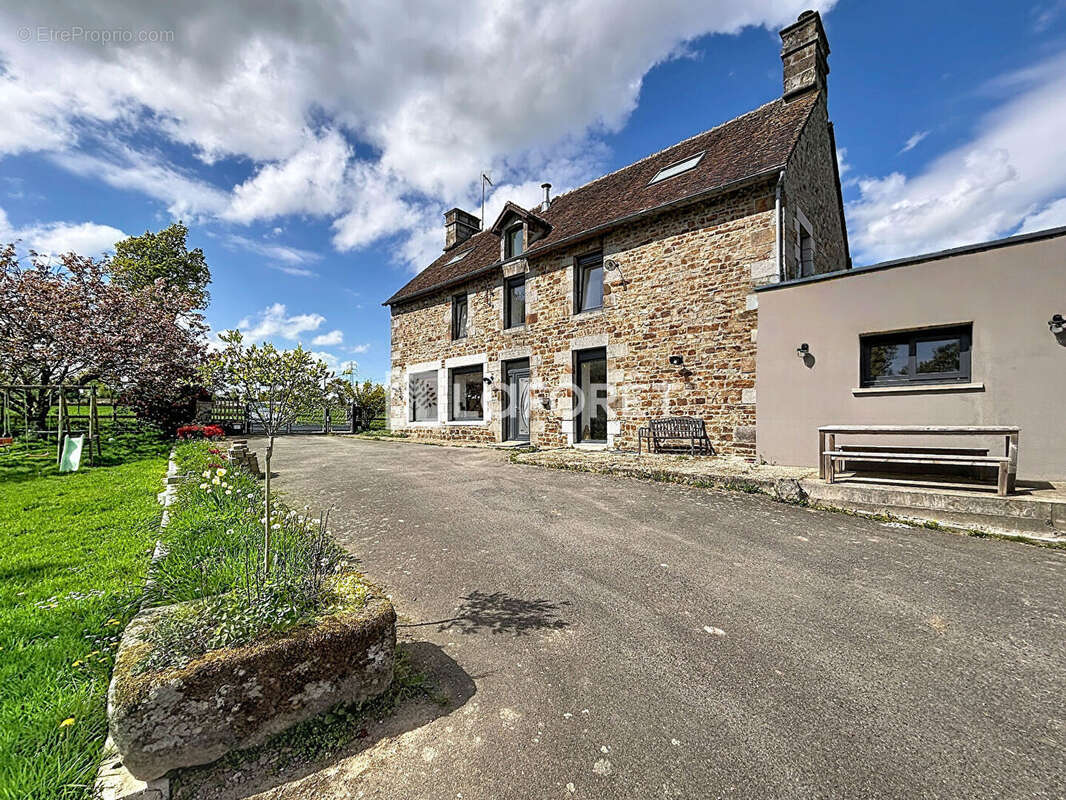 Maison à LA FERRIERE-AUX-ETANGS