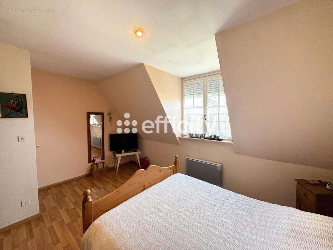 Maison à VENDEVILLE