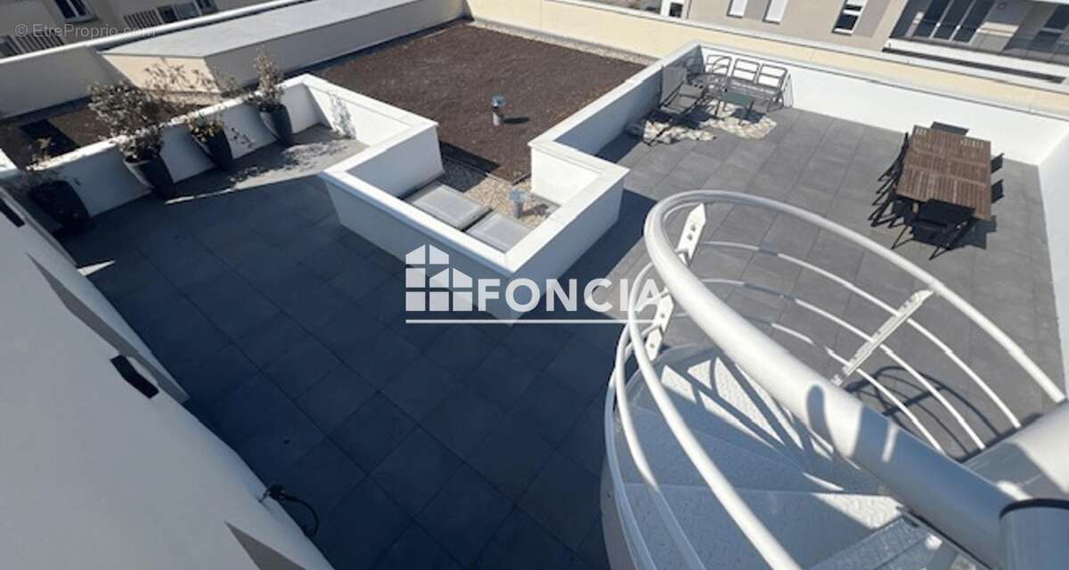 Francheville - rooftop t5 neuf de 118 m² avec terrasse exceptionnelle de 104 m² et terrasse rooftop de 90 m² - photo 13