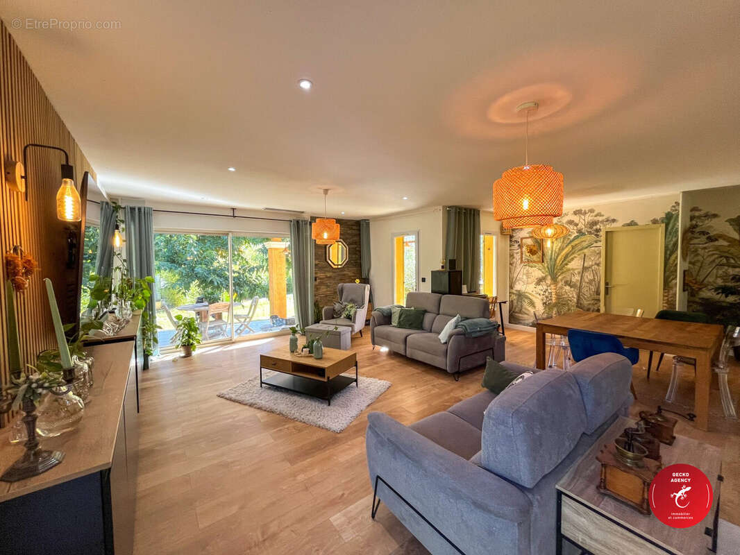 Maison à FIGANIERES