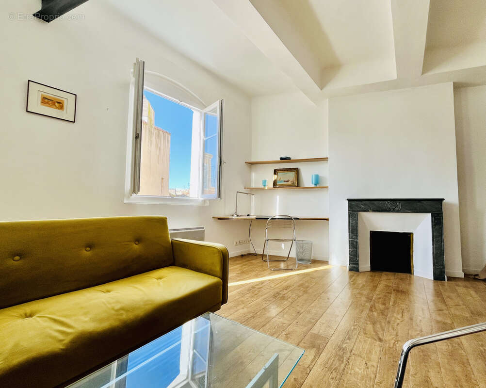 Appartement à MARSEILLE-2E