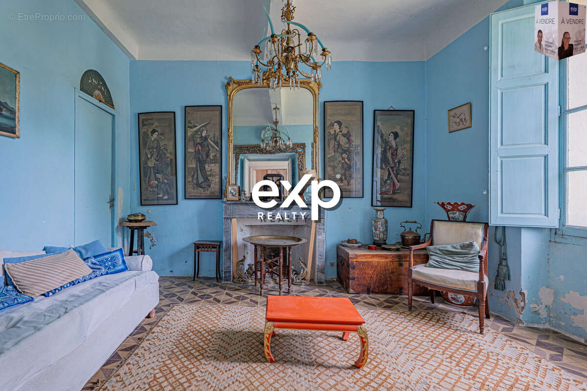 Maison 255 m² à Le Revest-Les-Eaux  - photo 6