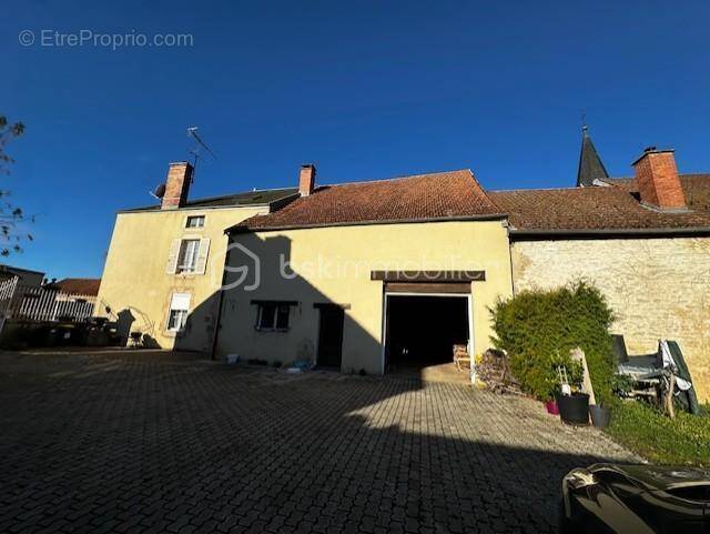 Maison à PRUSLY-SUR-OURCE