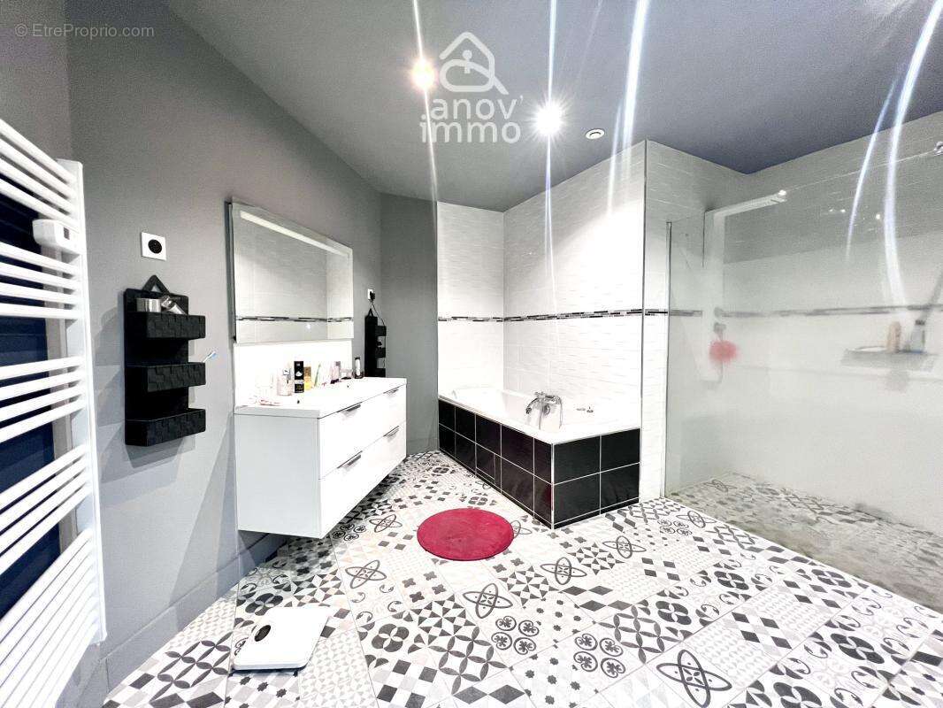 Maison à BUXEROLLES