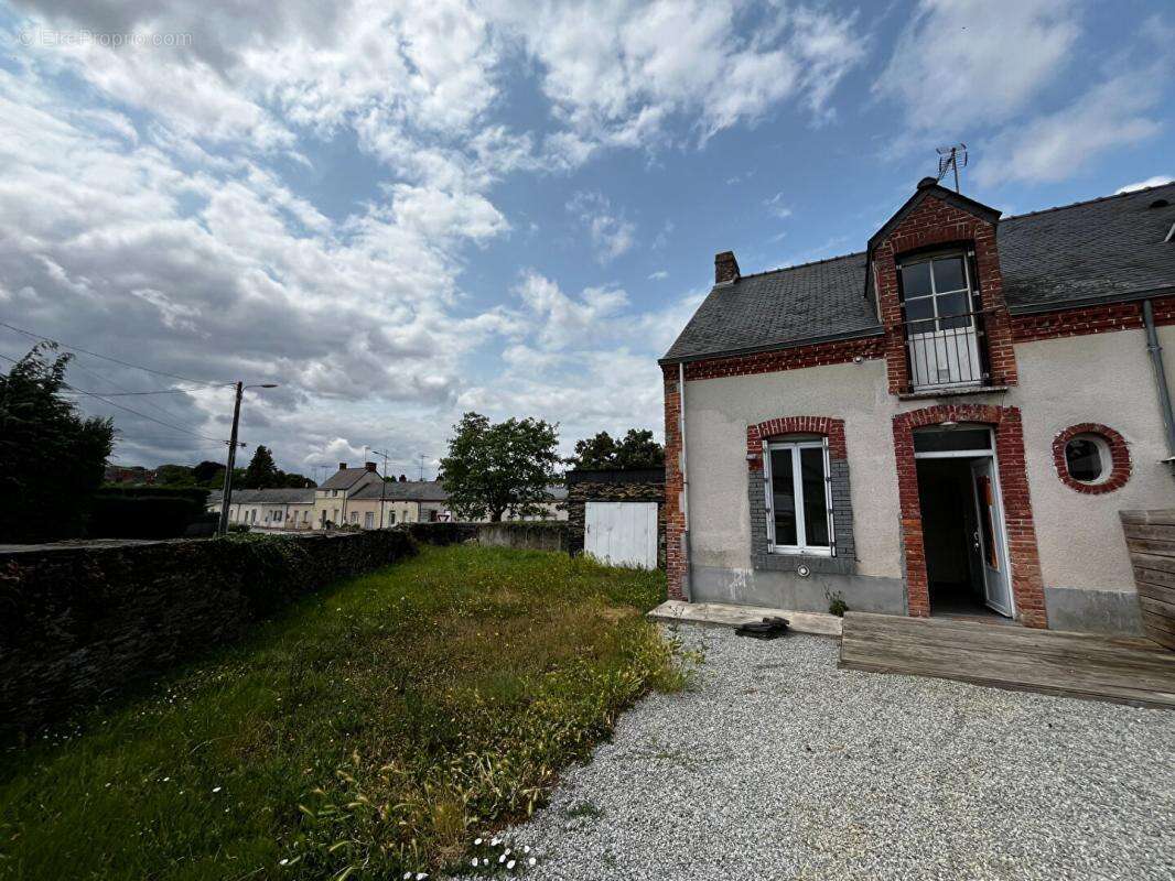 Maison à RENAZE