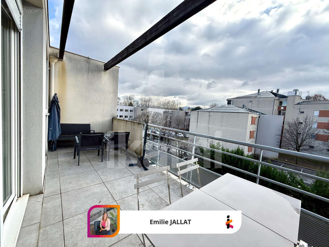 Appartement à FONTAINE