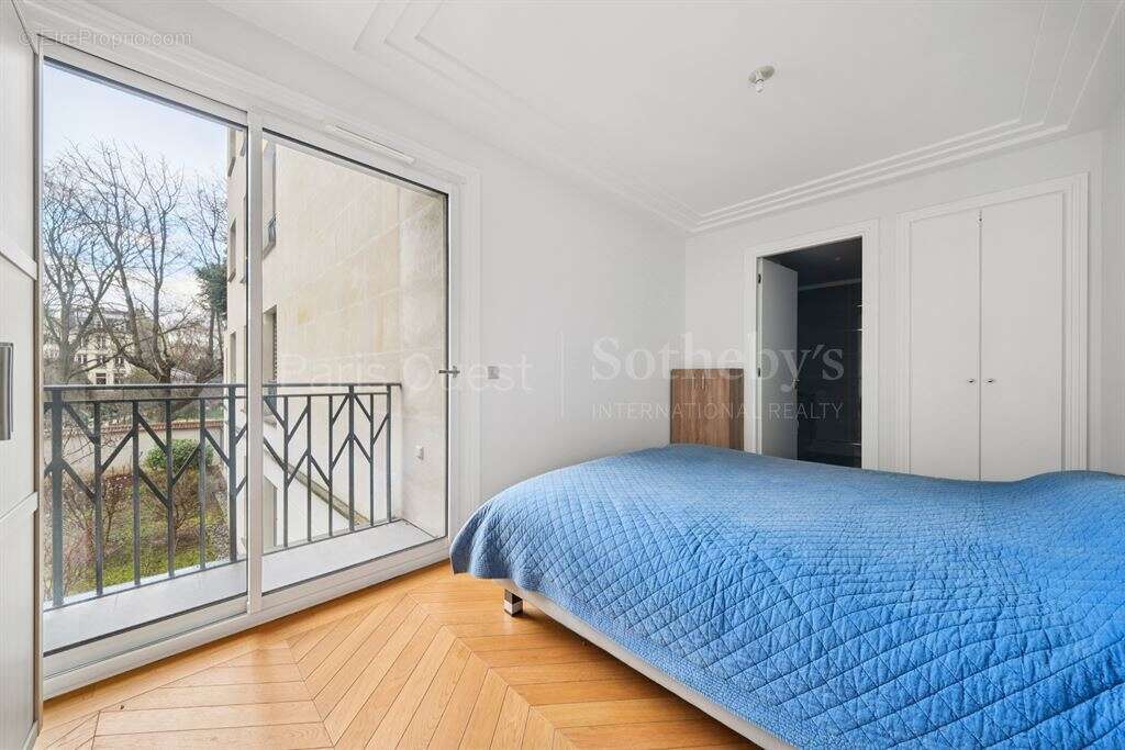 Appartement à PARIS-7E