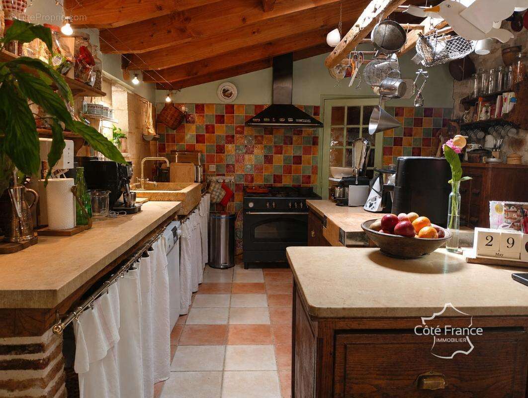 Propriété de charme 340m2 avec piscine, jacuzzi, ruisseau, 2 - photo 9
