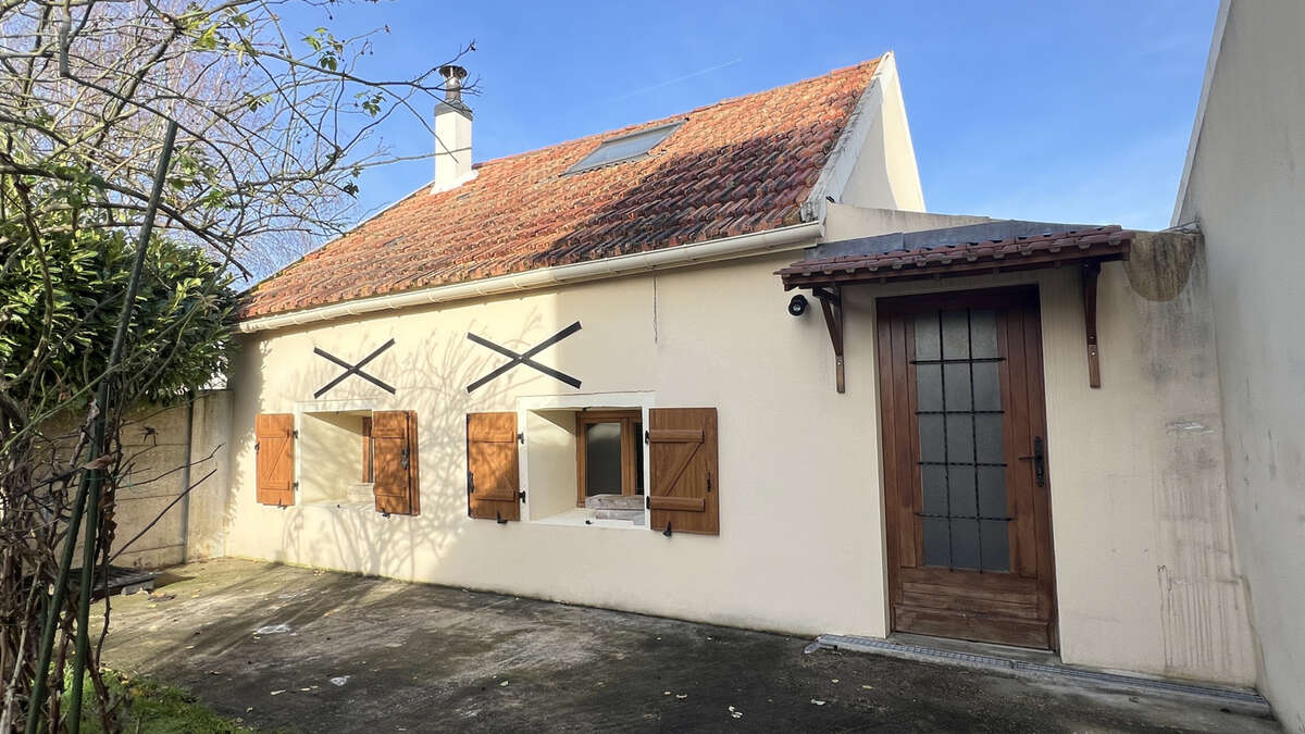 Maison à LA FERTE-ALAIS