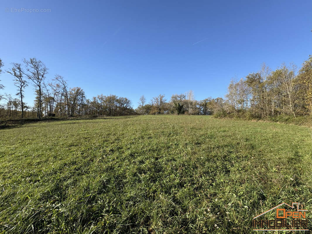 Terrain à FAJOLES