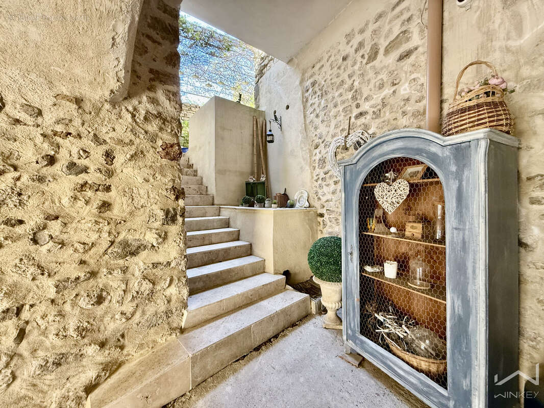 Isabelle di natalevous propose en exclusivité   maison de village  en pierre avec jardin  piscine et dépendanc - photo 7