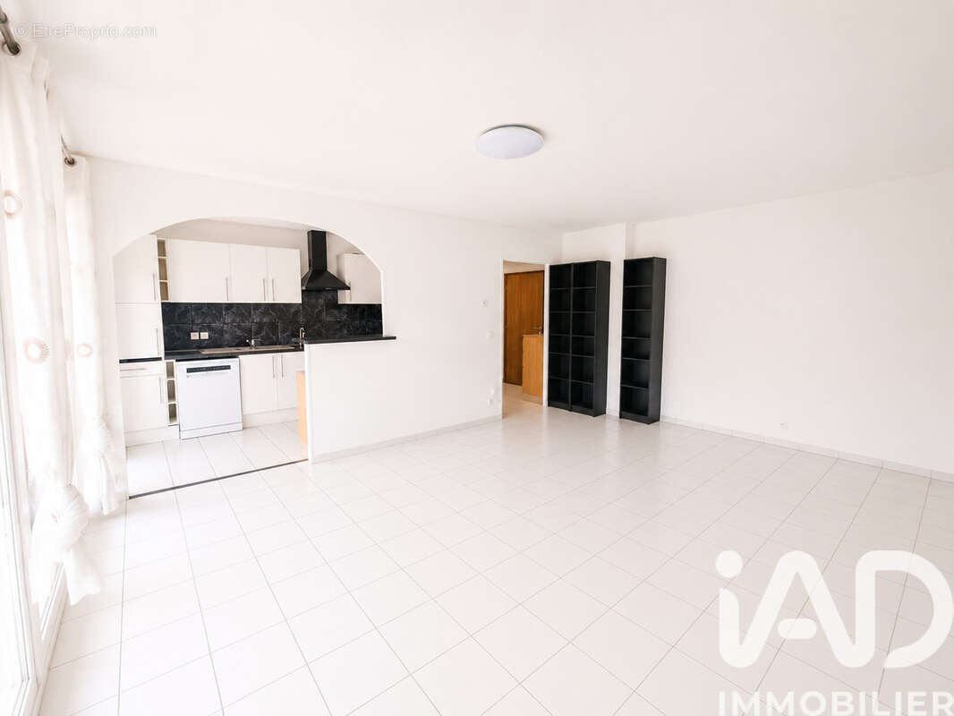 Photo 4 - Appartement à SAINTE-GENEVIEVE-DES-BOIS