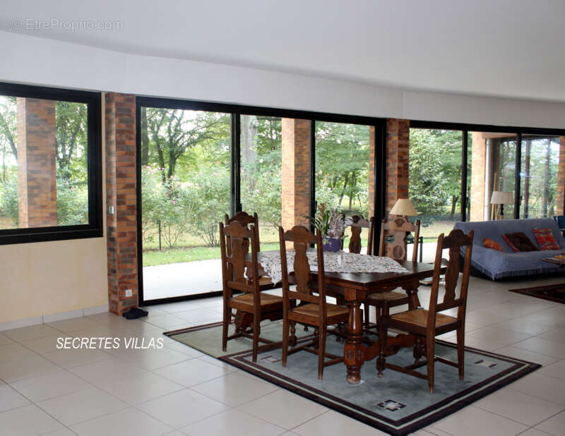 Maison à FARGUES-SAINT-HILAIRE