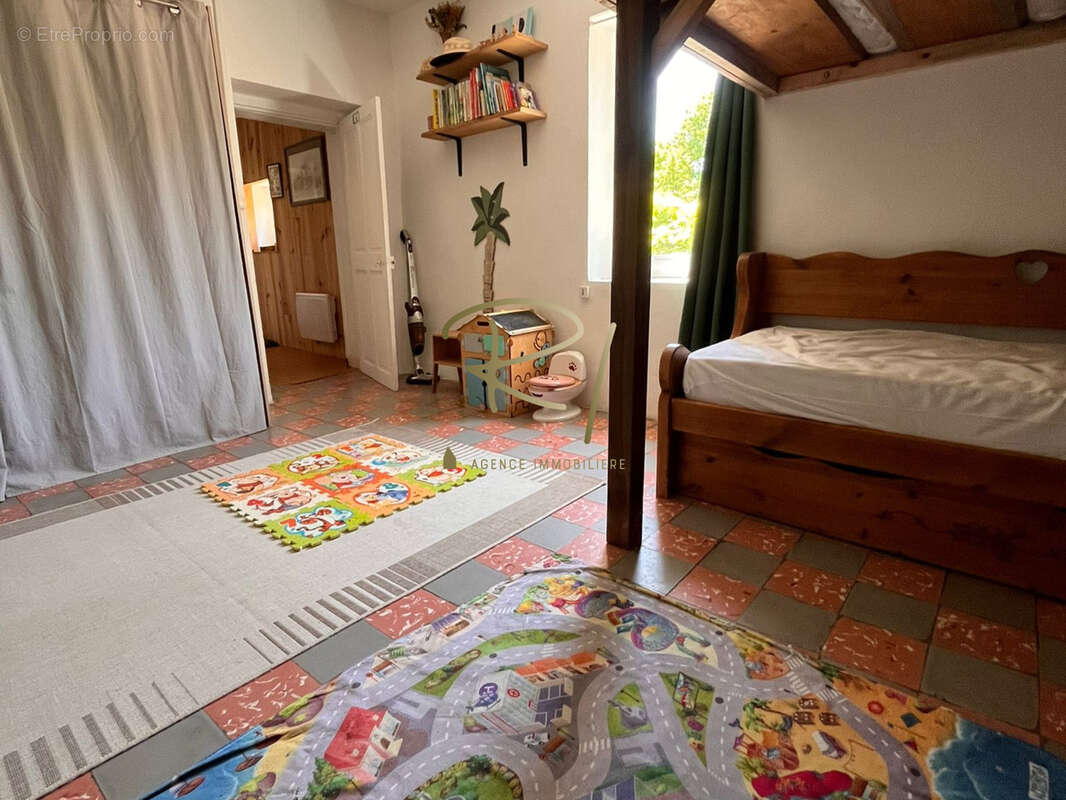 A vendre restaurant avec murs / fonds de commerce et logement sud ardeche nord gard - photo 11