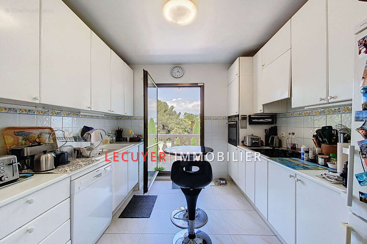 Appartement à VALLAURIS