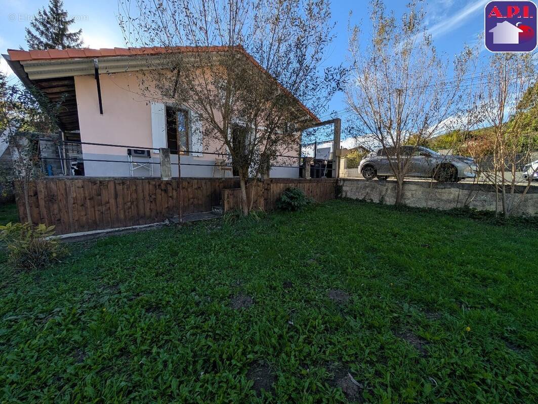 Maison à L&#039;AIGUILLON