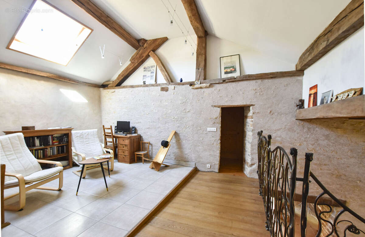 Maison 234 m2 Pleine de Charme et de cachet - photo 7