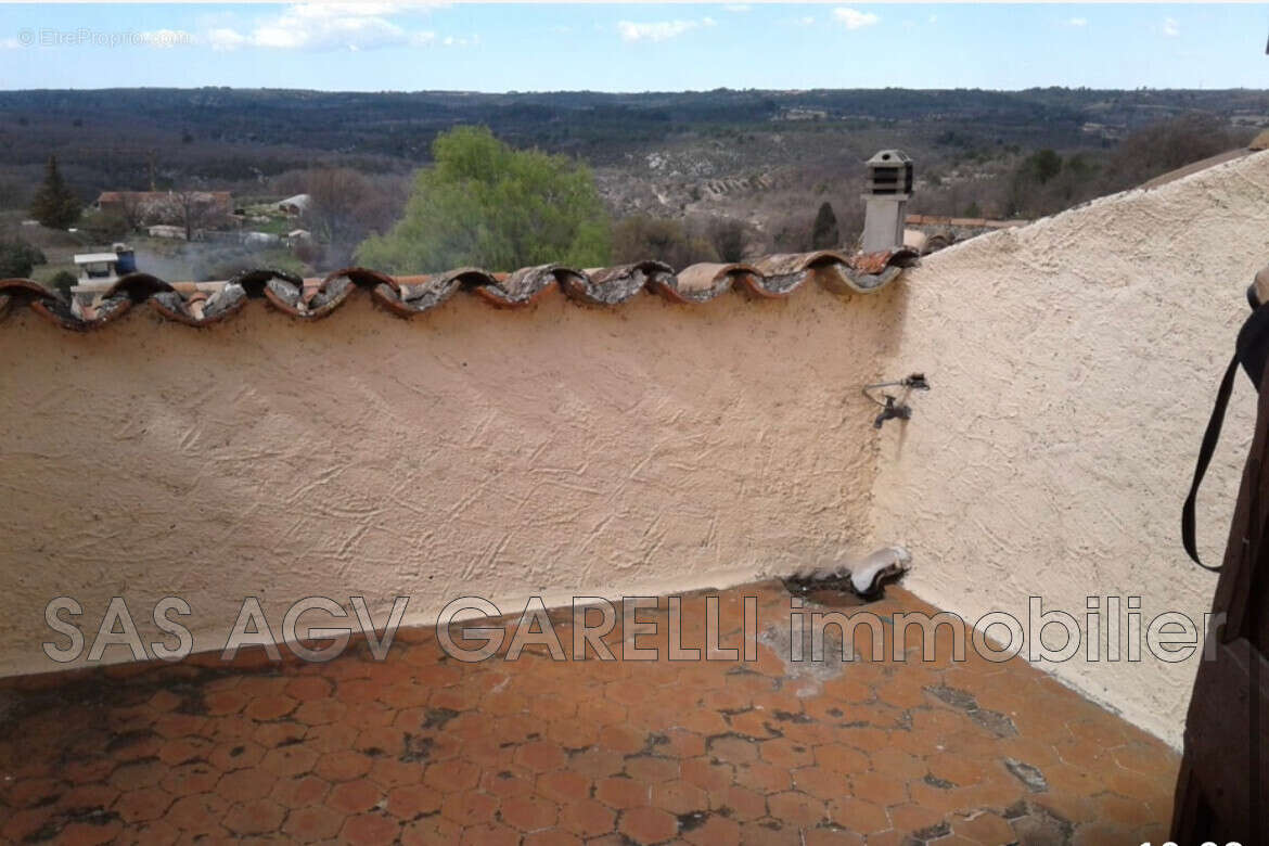 Maison à ARTIGNOSC-SUR-VERDON